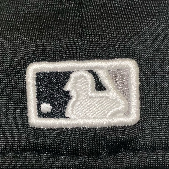 Chicago White Sox New Era Black 2023 Clubhouse 39THIRTY Flex Fit Hat-New - Picture 8 of 9